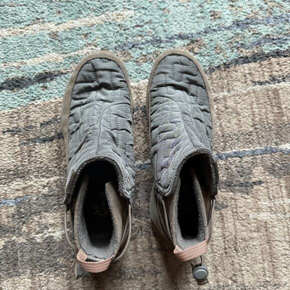 Women's Chaco Brown Gray Quilted Mid-Rise Outdoor Borealis Ridge Boots Sz 7 - Picture 3 of 7